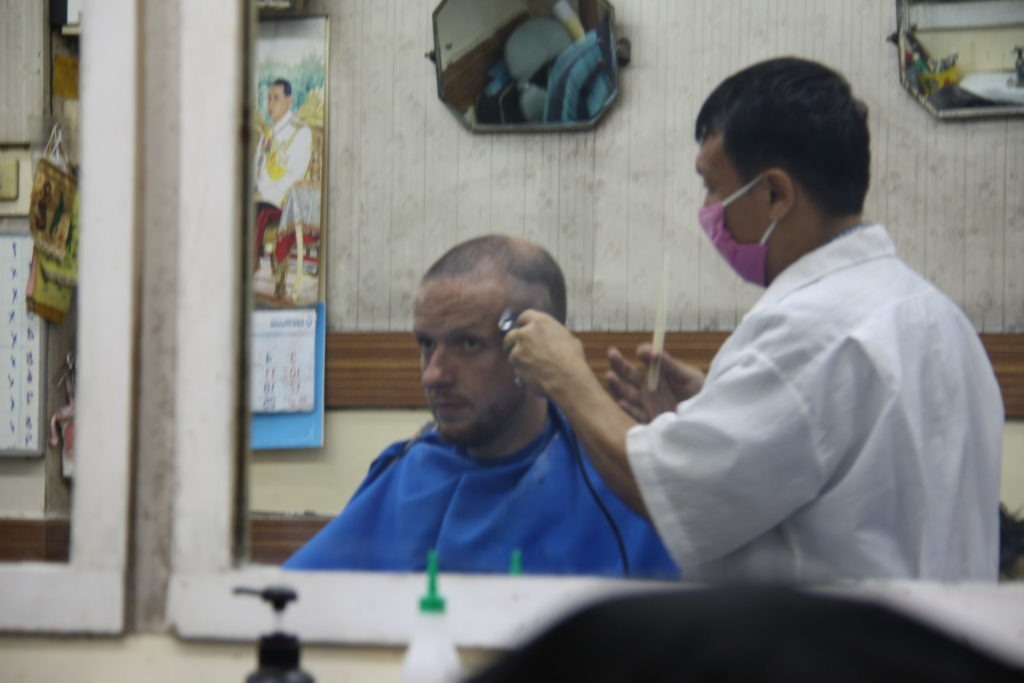 Haircut in thailand - Mochilao a dois Haircut in thailand - Mochilao a dois