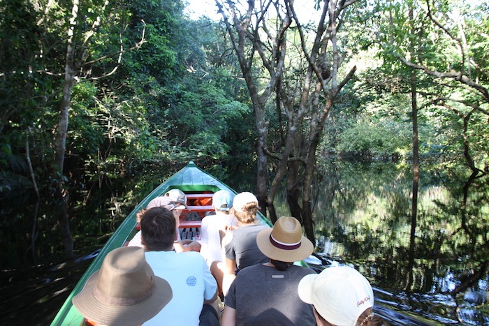 Passeio de barco em Hotel de Selva Passeio de barco em Hotel de Selva
