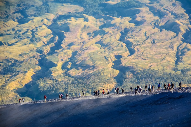 Descida do Cume Monte Rinjani Descida do Cume Monte Rinjani