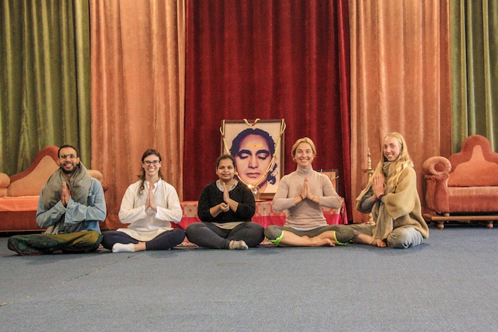 Retiro de Yoga em Ahsram na Índia