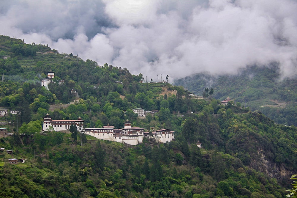 A Caminho de Bumthang, de uma passada no Dzong de Trongsa, o mais longo do país.